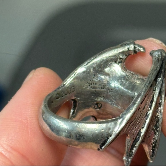 Alchemy England Gothic Bat Heart Ring - Picture 4 of 7